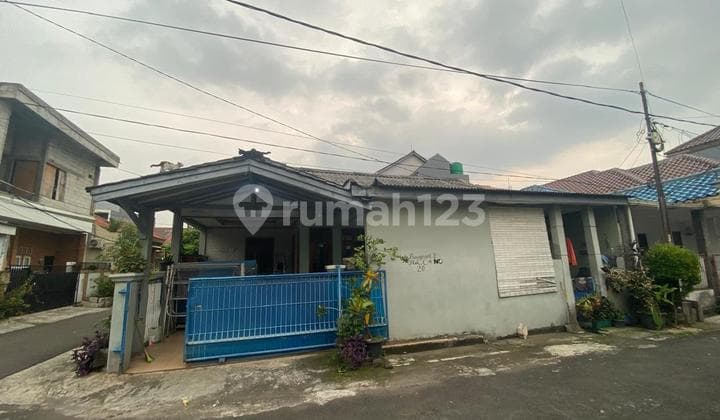 Dijual 2 Rumah Posisi Hook Dekat Supermall Karawaci Tangerang Lokasi Strategis