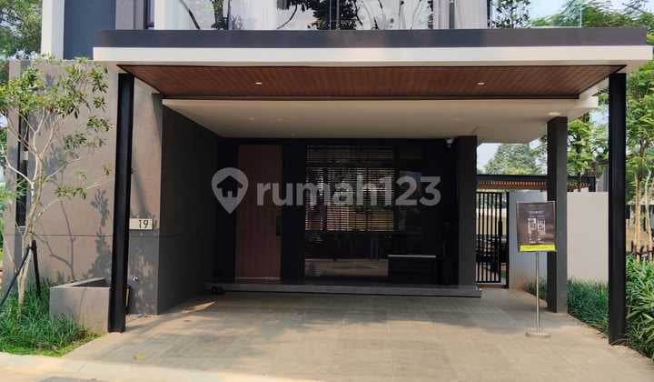 Rumah Mewah 4 Kamar Tidur Lippo Central Karawaci Tangerang Lokasi Strategis
