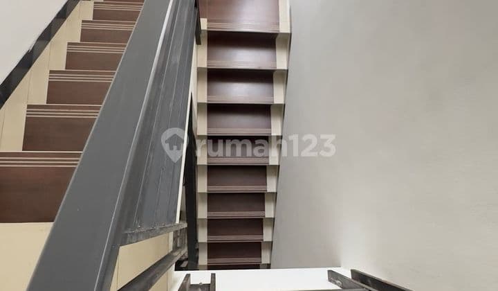 Rumah Baru Sudah Terenovasi-di Komplek Grand Sharon Soekarnohatta