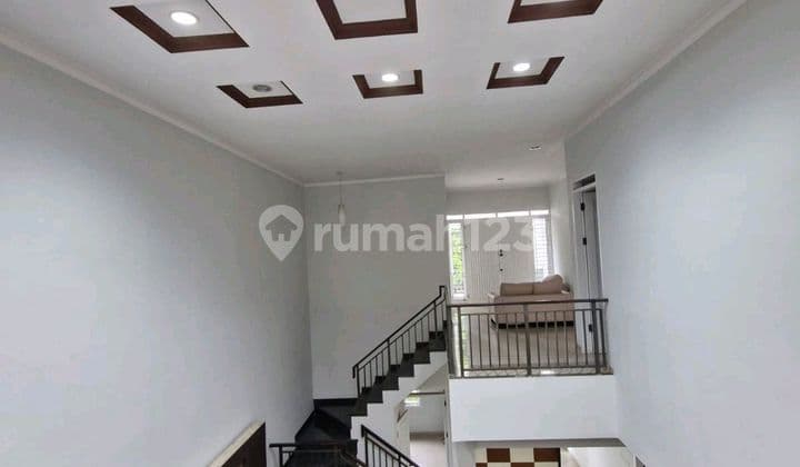 Disewakan Rumah Dua Lantai Full Renovasi Di Batununggal