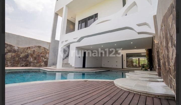 Villa Mewah dan Strategis 4 Lantai View Laut Sanur Bali