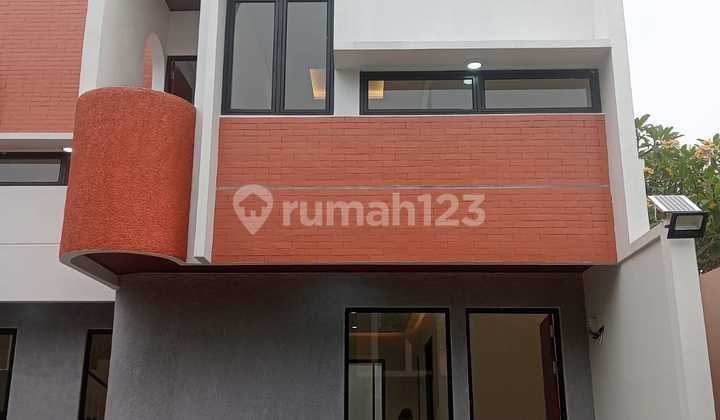 Rumah Pondok Cabe 2 Lantai 4 Kamar Tidur Harga 1.75 Milyar
