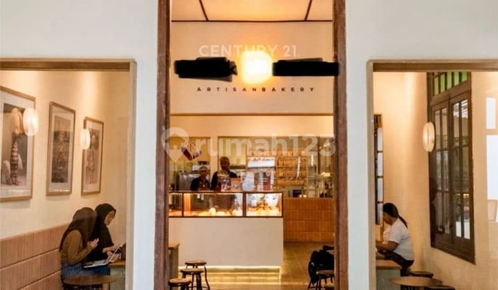 Rumah Klasik Cocok untuk Tempat Usaha di Panaitan