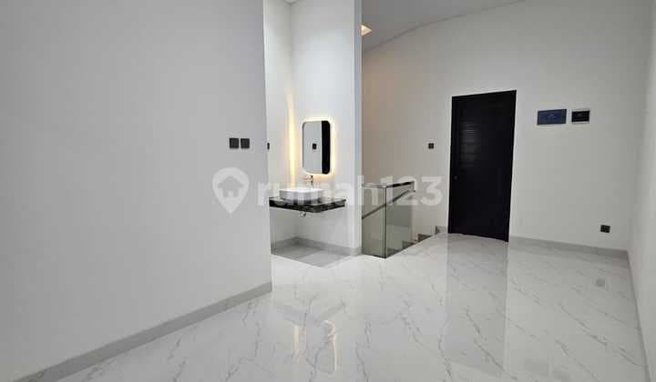 Rumah Baru Alam Sutera Luas 6X17 2 Lantai Siap Huni