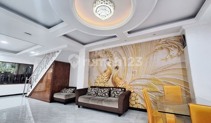 Rumah 4 Lantai Taman Palem Lestari Luas 133M2 Hoek