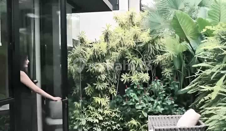 Rumah Mewah 2 Lantai Type Coloni di Daerah Lippo Cikarang