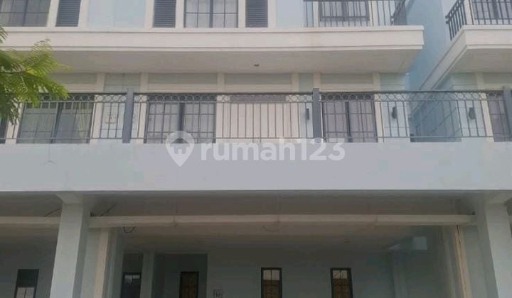 3-Storey Luxury Home Credit Operation in Tangerang