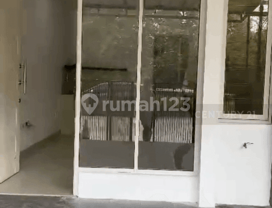 Disewa Rumah Pik 3 Lantai Row Jalan Lebar