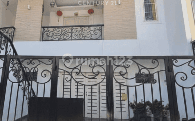 Rumah Cantik Type Modern Classic Cluster Kano Pik 1 Jakarta Utara