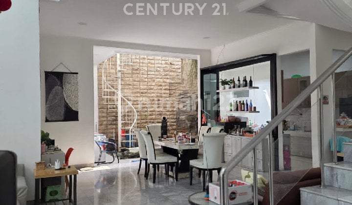 Beautiful House Camar Pik Ready to Occupy Flood-Free North Jakarta