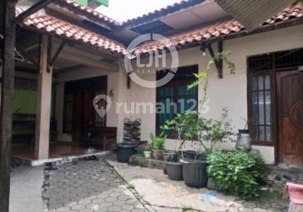 House on Soekarno Hatta Street