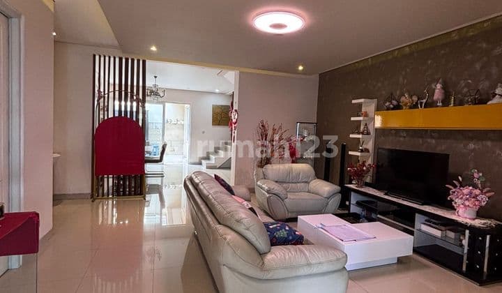 Rumah 2.5 Lt Lokasi Premium Full Furnished Rumah