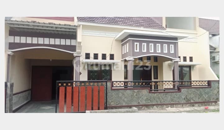 Rumah Megah Support KPR Lokasi Strategis Pusat Kota Sidoarjo