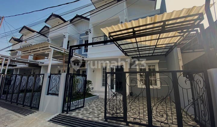 Two-Story House in Antapani, Bandung