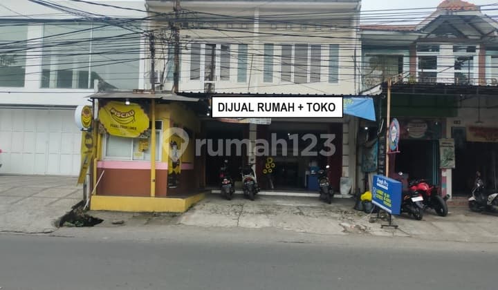 Ruko Strategis Kondisi Bangunan Bagus di Jl. Raya Margacinta Bandung, Bandung