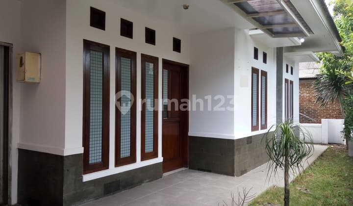 Rumah Dikontrakan di Komplek Margahayu Raya Barat, Bandung
