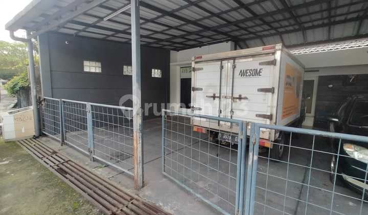 Rumah Cocok Untuk Showroom atau Hunian di Buah Batu