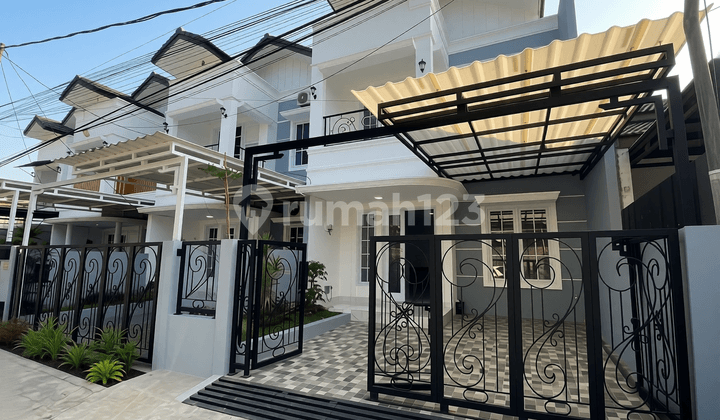 Two-Story House in Antapani, Bandung