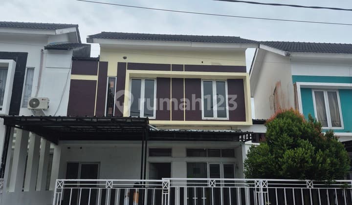 Rumah di Balikpapan Regency Cluster Castarica Bangunan 2 Lantai