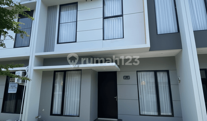 Disewakan Rumah Eastern Hill Surabaya Dekat Pakuwon City