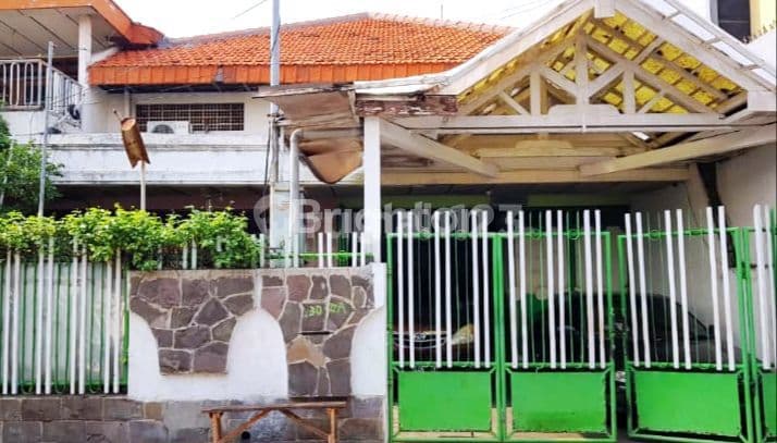 Dijual Rumah Daerah Petemon Tengah Kota Surabaya Dekat Tidar