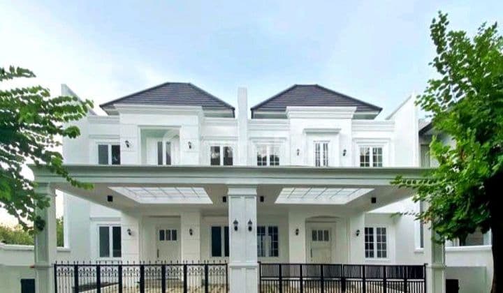 Rumah American Modern Graha Family Dekat Pakuwon / Citraland