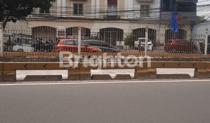 Mampang 4 1/2 Story Shop House