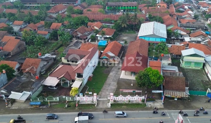 Rumah Bonus Gudang Akses Kontainer Di Kesugihan Cilacap