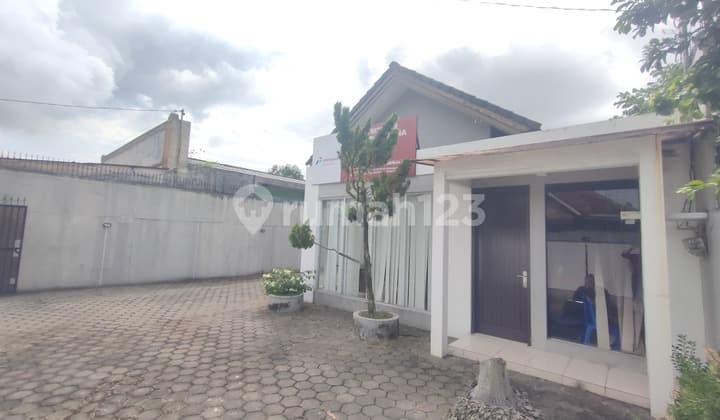 Rumah Bagus Pusat Kota Dekat Alun Alun Cilacap
