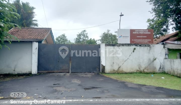 Truck Garage and Warehouse in North Cilacap Near Airport