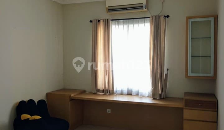 Wts Dijual Cepat. Rumah Siap Huni di Crystal, Gading Serpong.