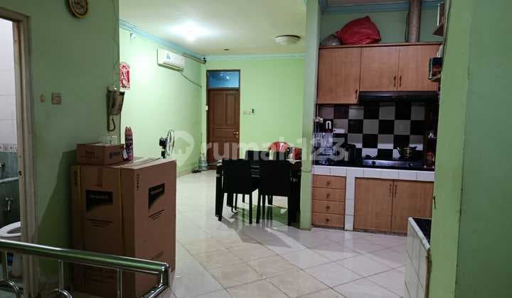 Rumah 2 Kamar Hadap Selatan Sudah Full Furnished, Gading Serpong