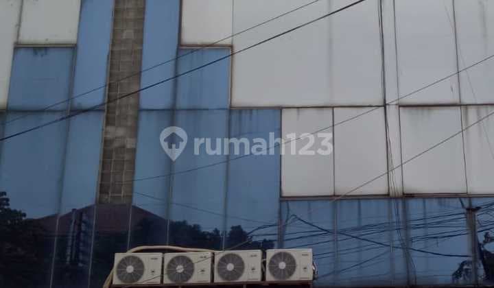 Ruko 4 Lantai Siap Pakai Lokasi Strategis Pinggir Jalan di Pluit