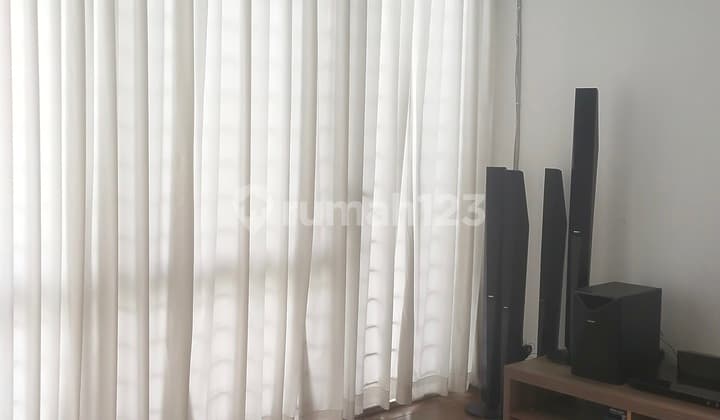 Rumah 2 Lantai SHM Hadap Timur Semi Furnished Cctv di BSD Tangsel