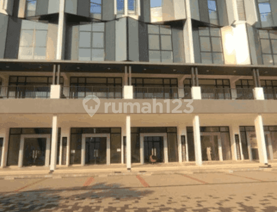 EN: Rent Strategic Shop Ready to Use at Summarecon Crown Gading