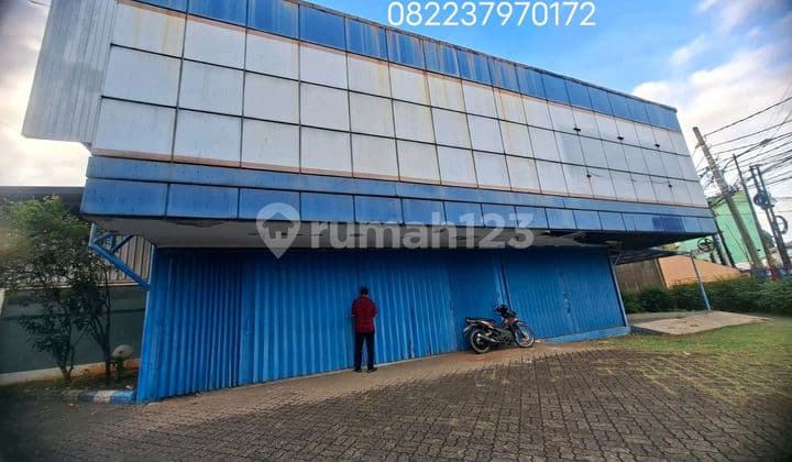 Gedung Gudang Strategis di Jatiwaringin Jakarta Timur