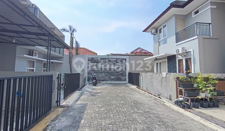 Rumah 2 Lt Full Furnished Di Palebon Residence Jl. Palebon Raya 70 M Dari Jalan Majapahit