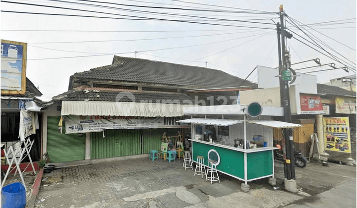 1-story shop house on the side of Jl Pucanggading Raya, Batursari, Mranggen, Demak Regency