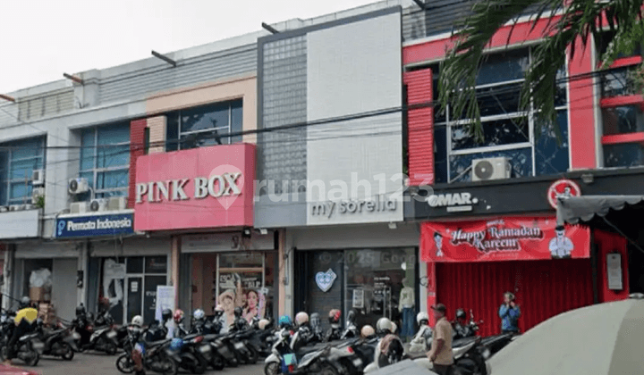 2-Story Shop House in West Pleburan, South Semarang