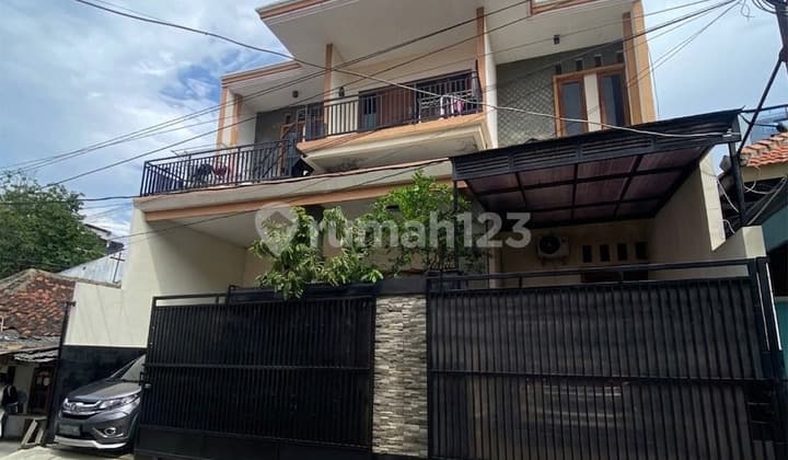 Hard Negotiation for a 2-Story House in Kp Uter, Jl Petek Purwosari
