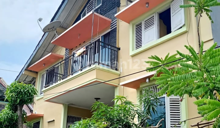 Active Kost 2 Floors at Pasadena Housing Complex, Jl. Candi Intan, Kalipancur