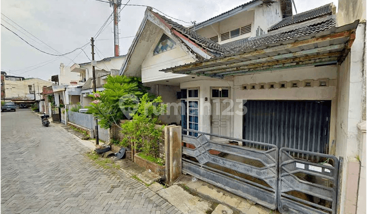 Rumah Pusat Kota di Jl Kemuning Brumbungan Dekat Kampung Kali & Smp N 3