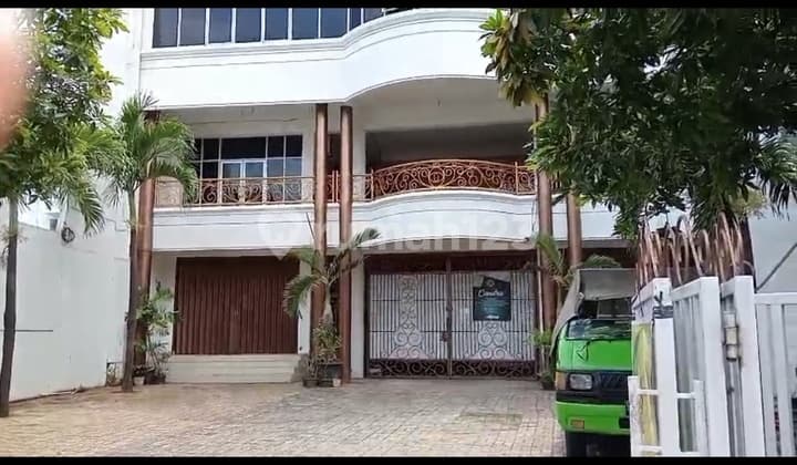 For Sale 3-Storey Building on Jl Menoreh Raya Sampangan Gajahmungkur