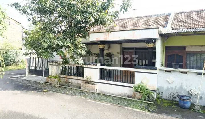 Rumah Hook di Zebra Mukti Selatan Dekat Pasar Pedurungan Semarang