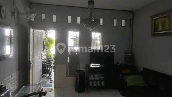 Rumah Murah Lokasi Strategis di Tebetses Mobil