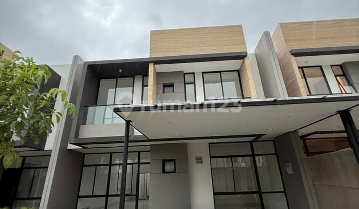 Sewa Rumah Murah Pik2 10X20 (4+1 Kamar Tidur)