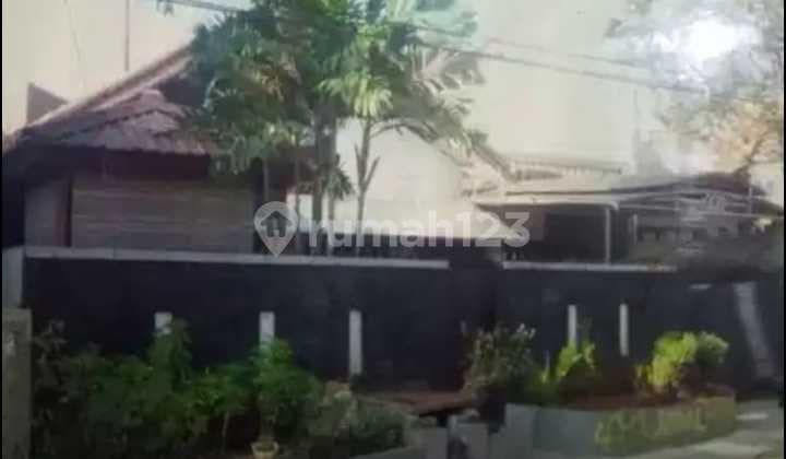 Rumah Luas Cocok untuk Rumah Kost di Salemba Jakarta Pusat
