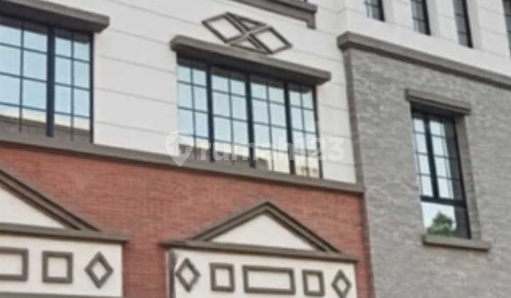 Osaka Shop Pik 2, Still Brand New 3-Story Shop Suitable for Business