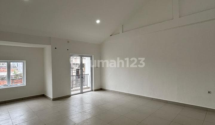 Tanjung Duren Neat Ready-to-Occupy 3-Story House