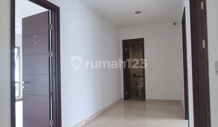 Rumah 3 Lantai Di Golf Island 240m² Siap Pakai